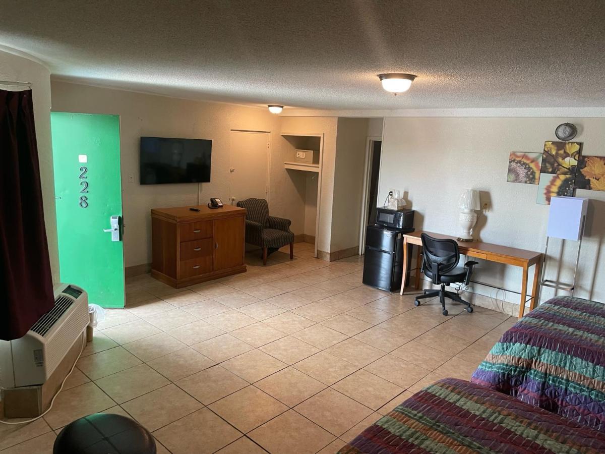 Budgetel Inn And Suites - ルイスビル エクステリア 写真
