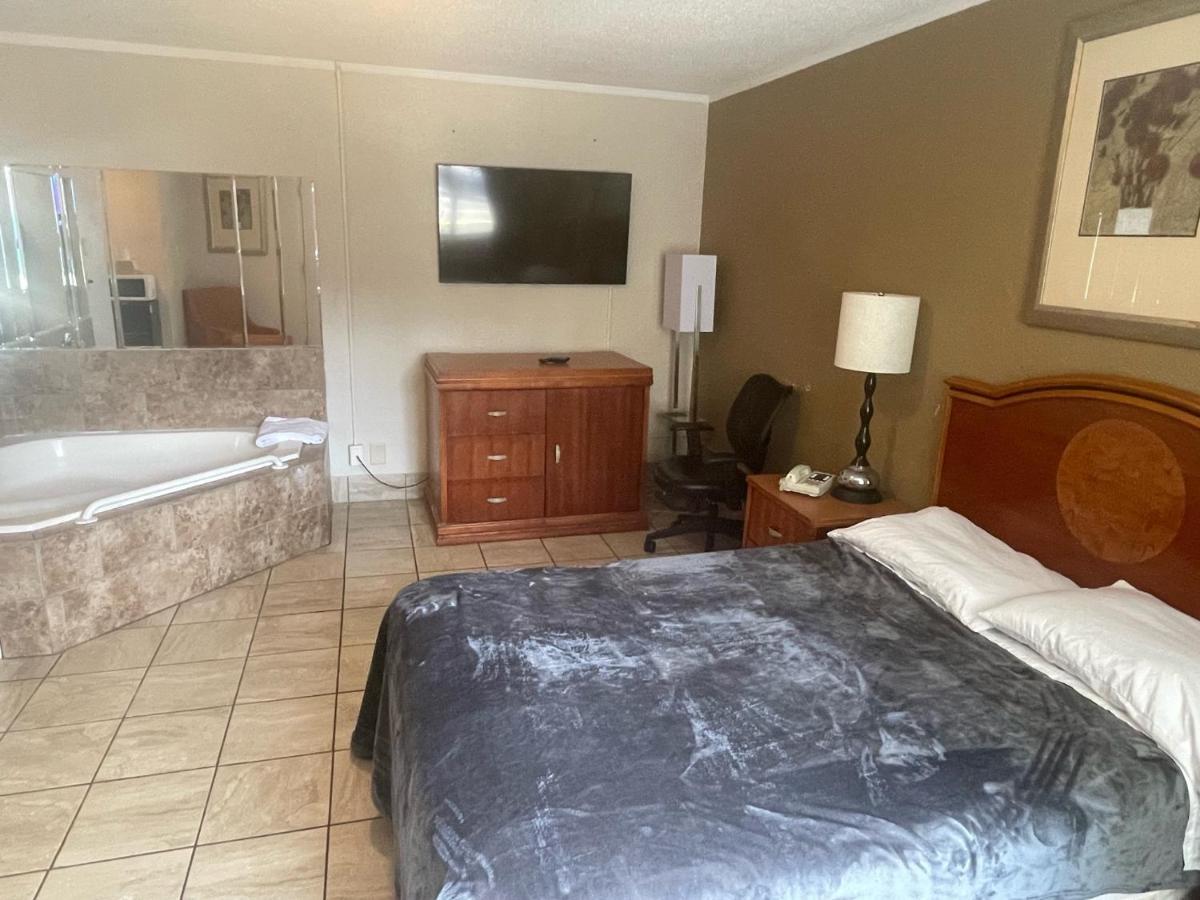 Budgetel Inn And Suites - ルイスビル エクステリア 写真