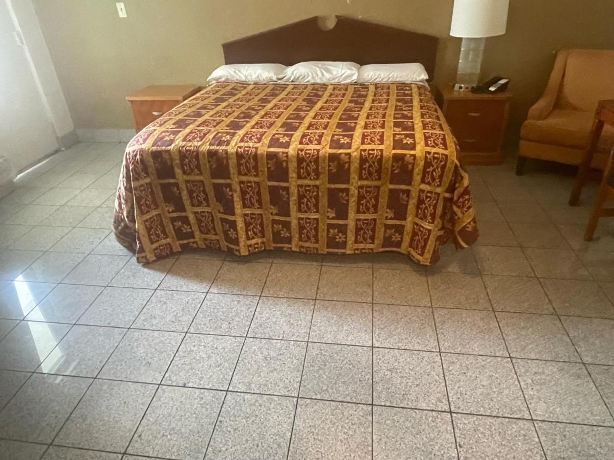 Budgetel Inn And Suites - ルイスビル エクステリア 写真