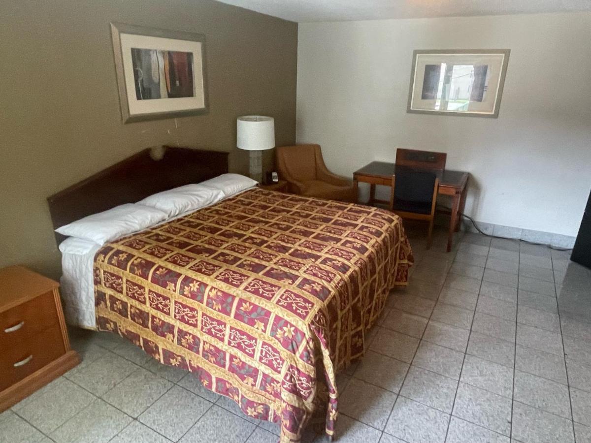 Budgetel Inn And Suites - ルイスビル エクステリア 写真