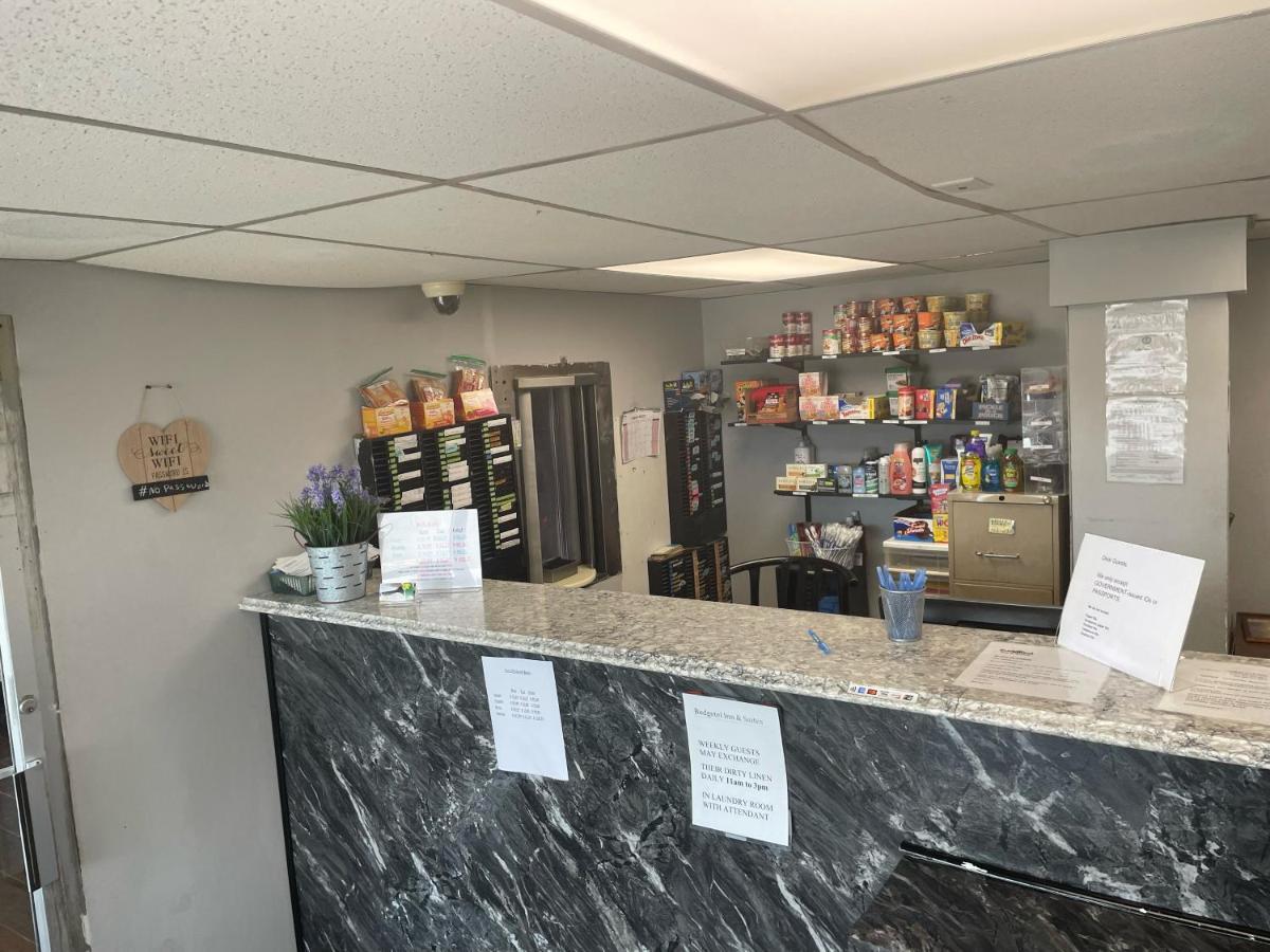 Budgetel Inn And Suites - ルイスビル エクステリア 写真